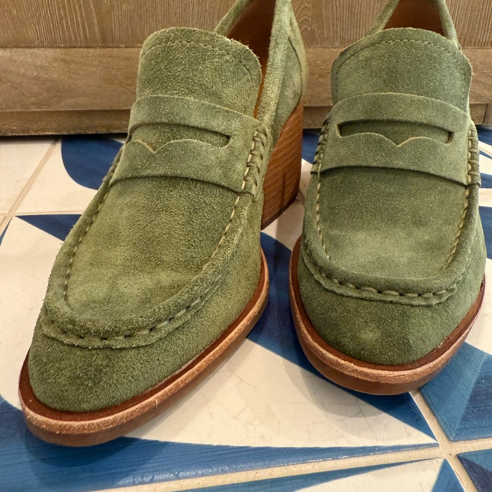 Kork-Ease  Green Suede Loafers Women’s Size 8M